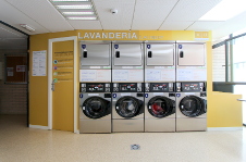 Wäscheraum. Waschmaschinen und Wäschetrockner stehen den Teilnehmern zur Verfügung. 