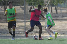 Thumbnail Teilnehmer spielen ein Fußballspiel in Spanien